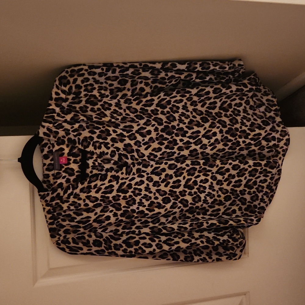 Vince Camuto blouse, Size XS, leopard print